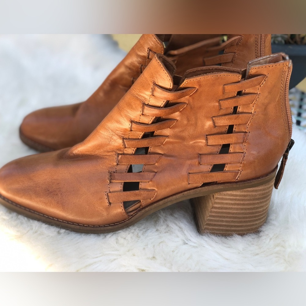 Kelsey Dagger ankle boots